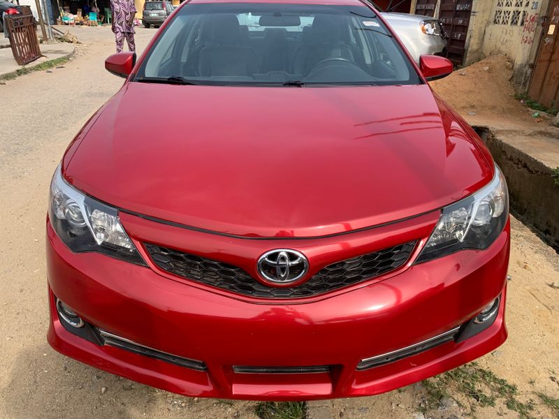 Main image of 2014 Toyota Camry SE